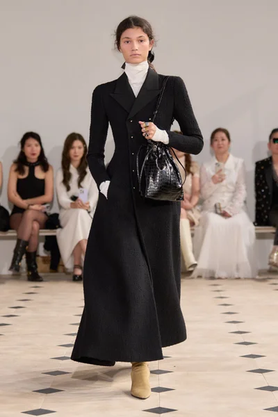 Look 70